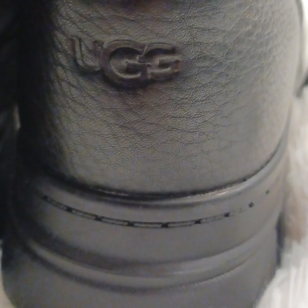 New UGG Men's Ankle Lace Up Boots Vibram Soles & Waterproof Black Leather